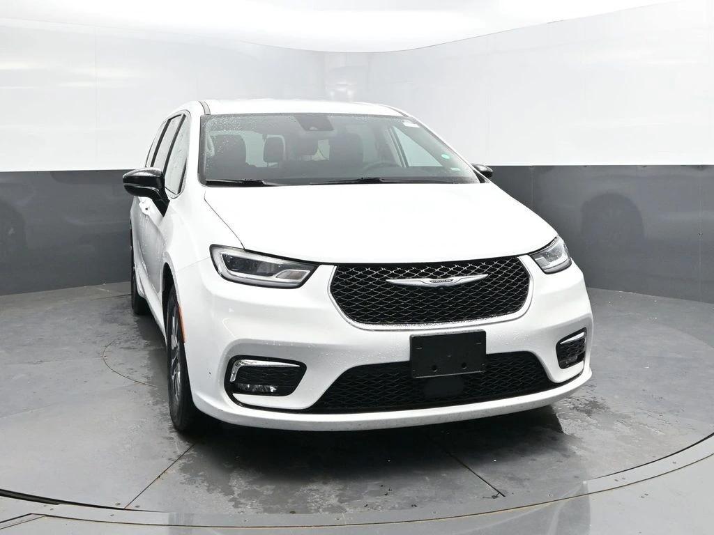 chrysler pacifica phev 2024 2C4RC1S73RR118318 image chrysler pacifica phev 2024 2C4RC1S73RR118318 image